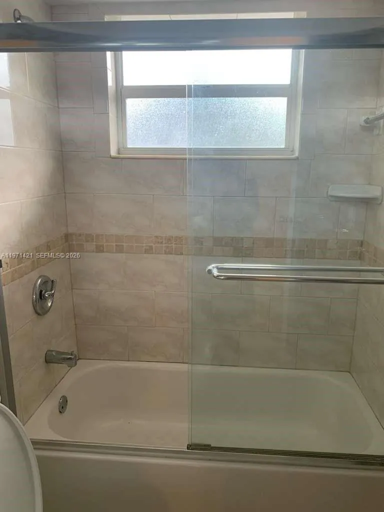 5003 NW 35th St #405 Lauderdale Lakes, FL 33319
