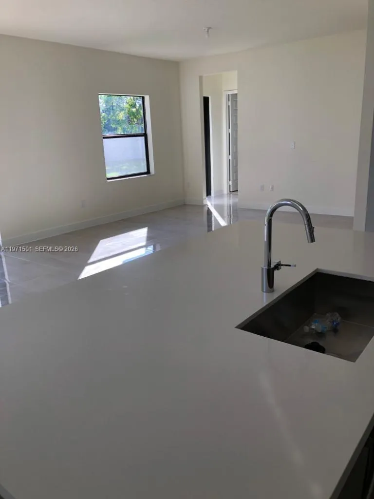 16045 NW 87th Ct Miami Lakes, FL 33018
