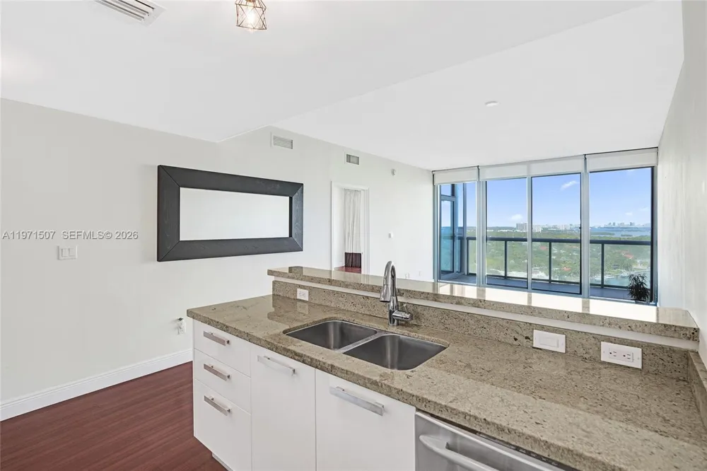 601 NE 36th St #1908 Miami, FL 33137