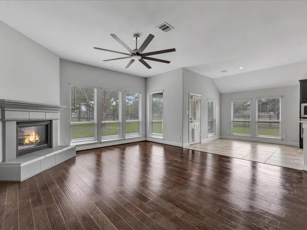 6302 Fisher Reef Drive Beach City, TX 77523