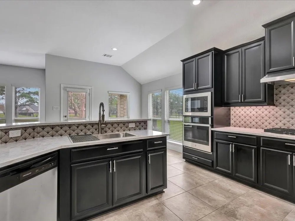 6302 Fisher Reef Drive Beach City, TX 77523