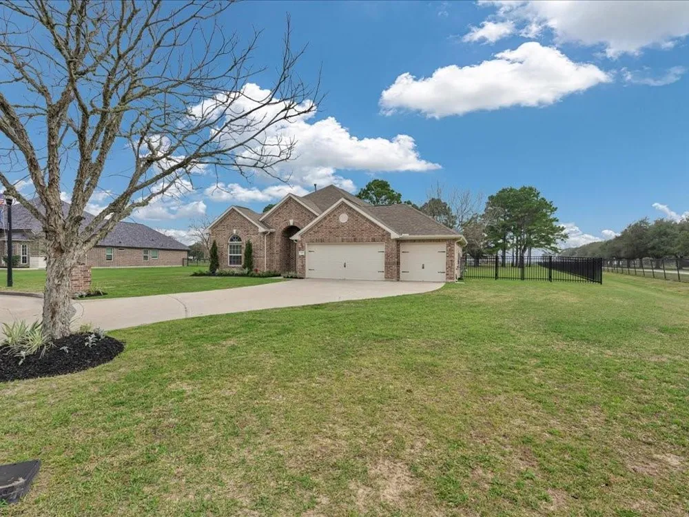 6302 Fisher Reef Drive Beach City, TX 77523