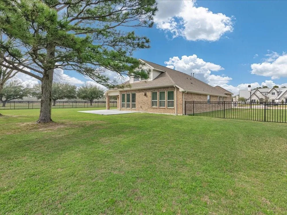 6302 Fisher Reef Drive Beach City, TX 77523