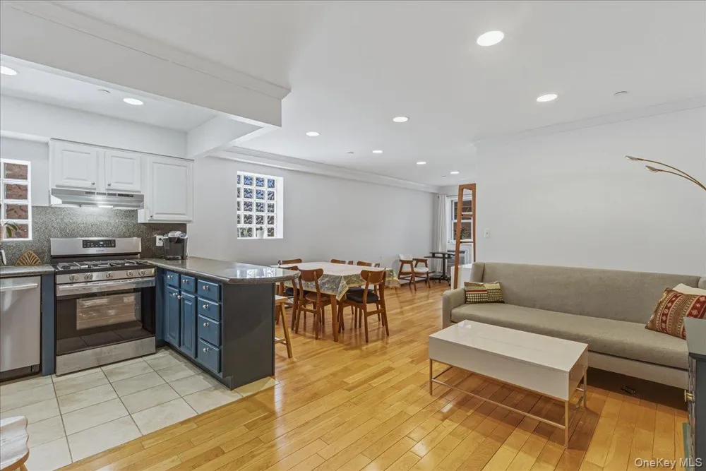 83-71 116th Street #4B Kew Gardens, NY 11418