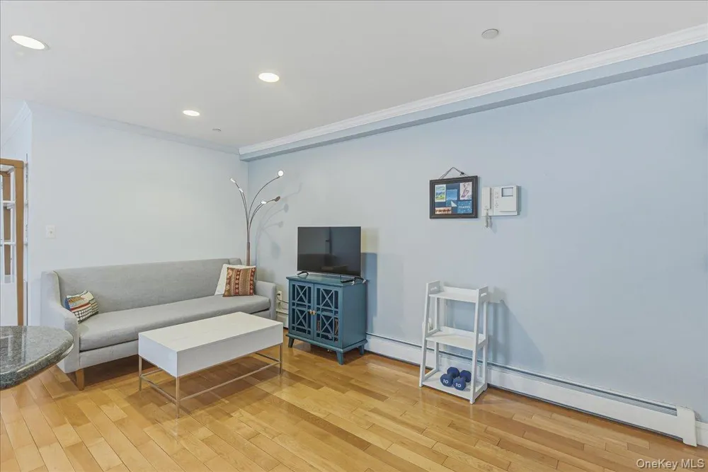 83-71 116th Street #4B Kew Gardens, NY 11418