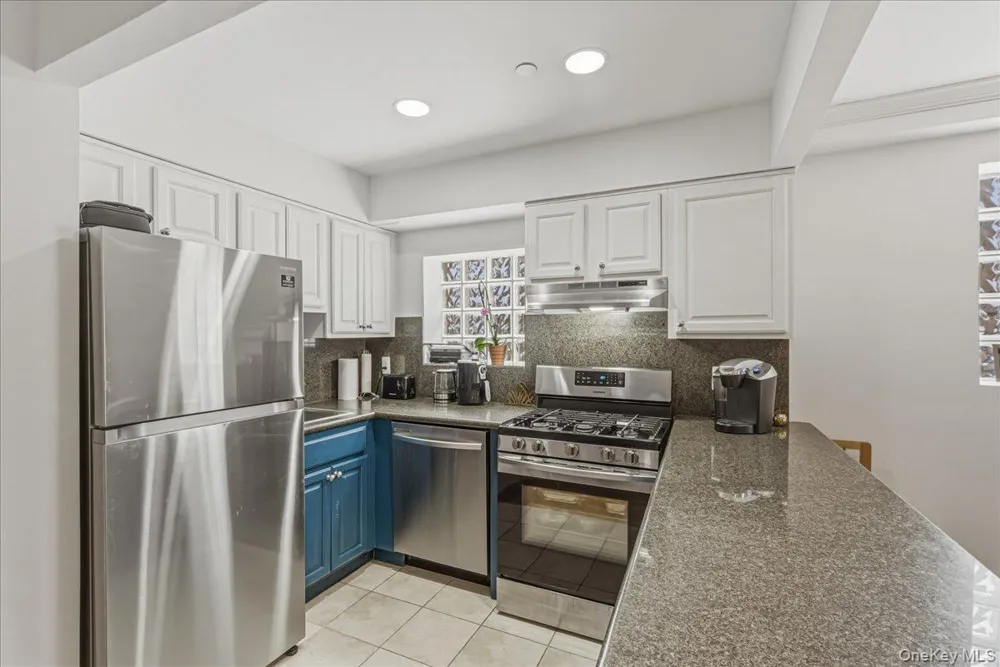 83-71 116th Street #4B Kew Gardens, NY 11418