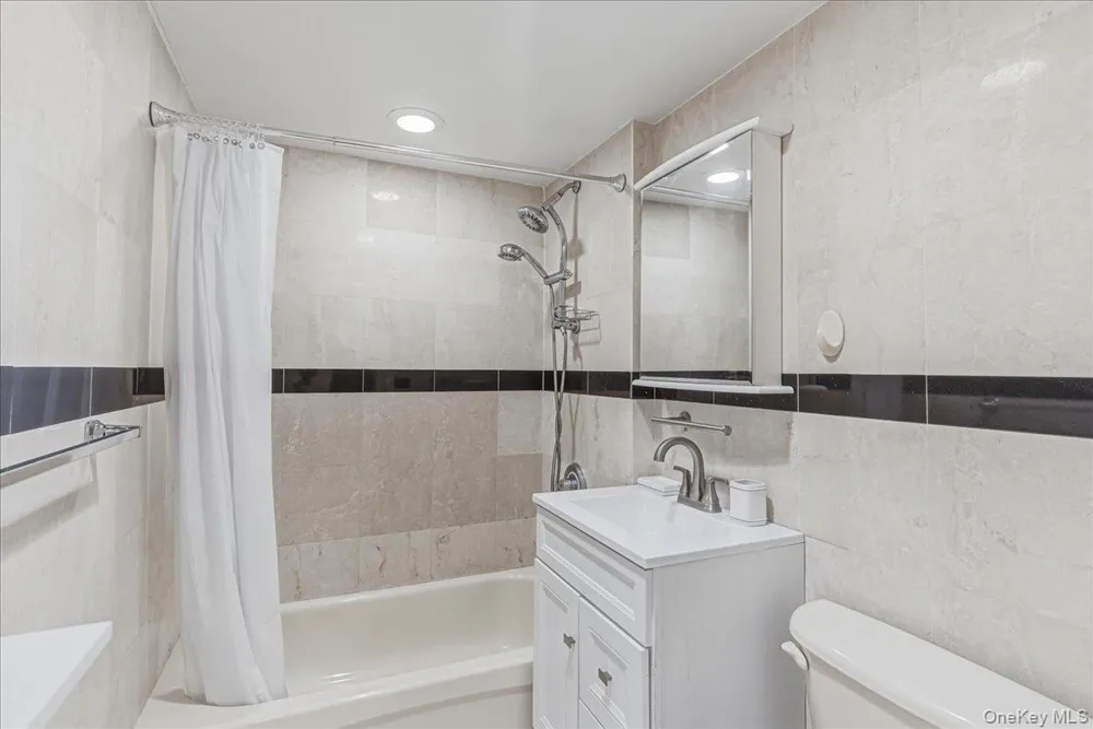 83-71 116th Street #4B Kew Gardens, NY 11418