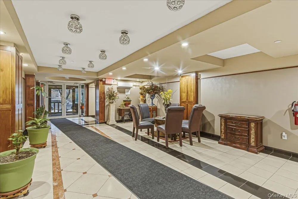 83-71 116th Street #4B Kew Gardens, NY 11418
