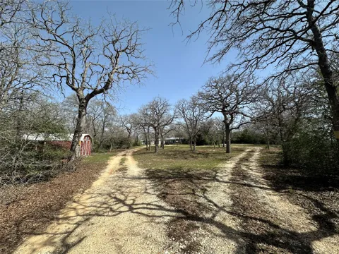 1218 Private Road 3063