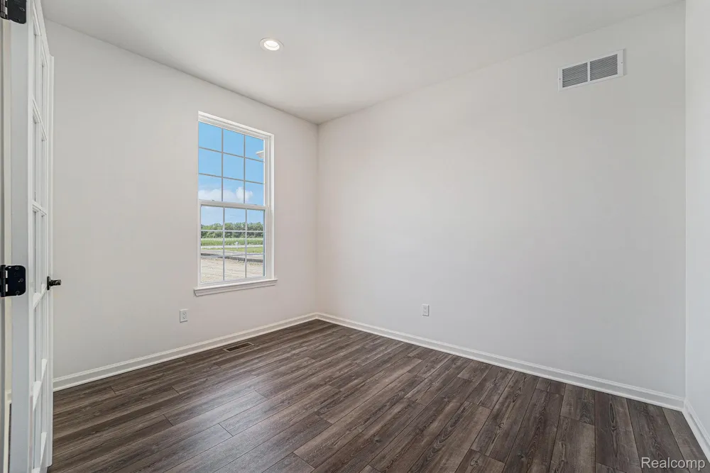 7557 Orchard Lane Washington Township, MI 48095