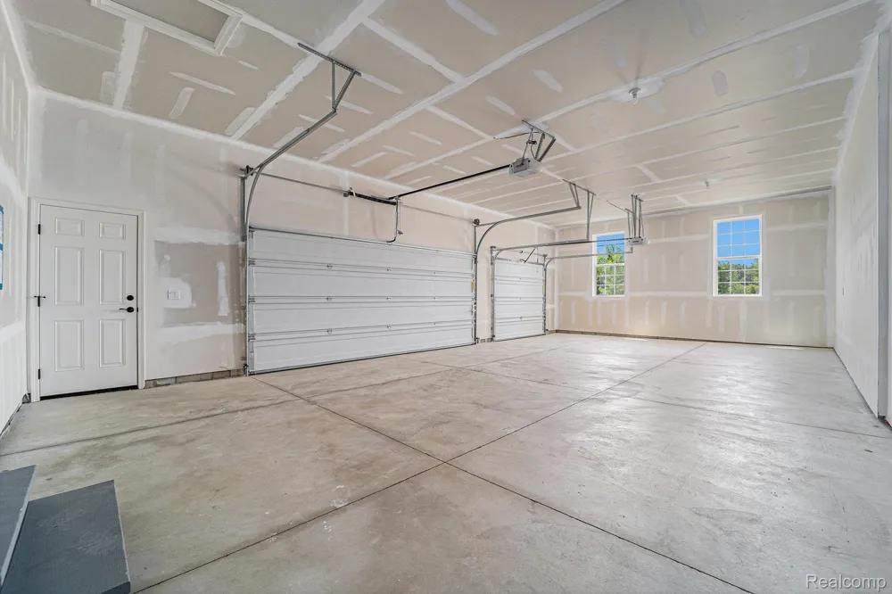 7557 Orchard Lane Washington Township, MI 48095