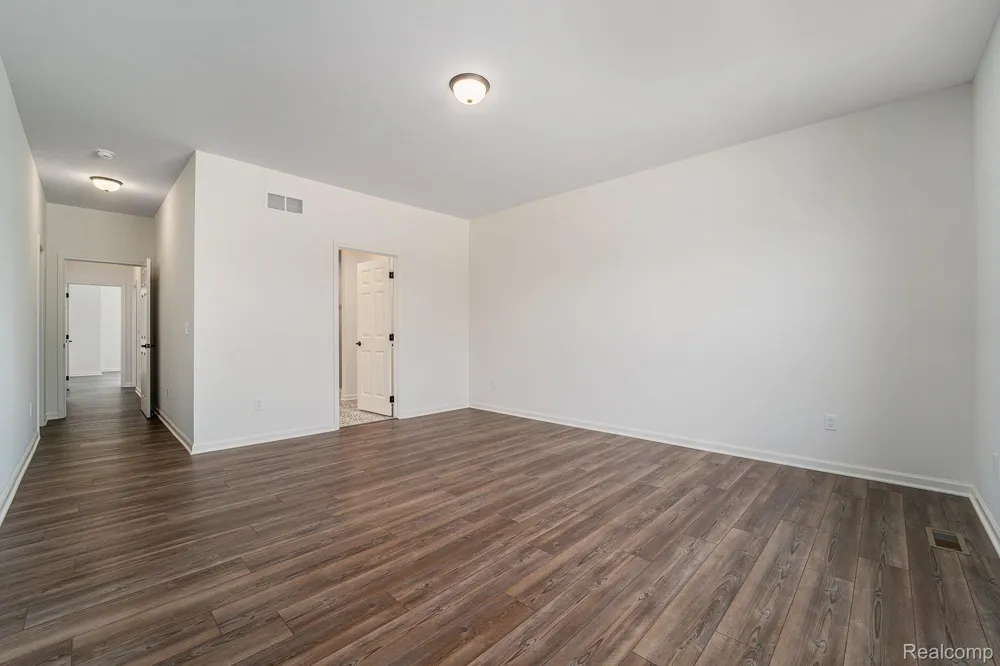 7557 Orchard Lane Washington Township, MI 48095