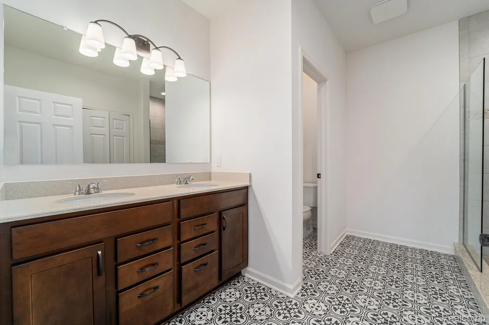 7557 Orchard Lane Washington Township, MI 48095