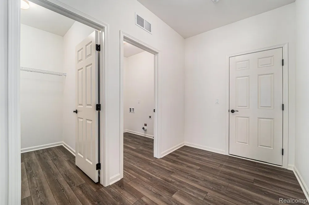 7557 Orchard Lane Washington Township, MI 48095