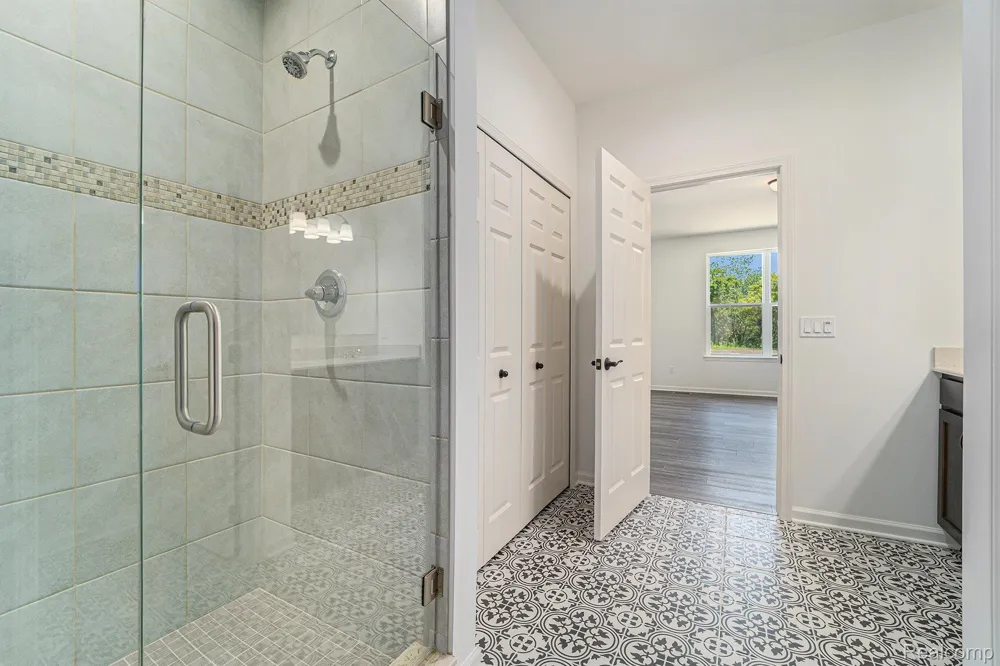 7557 Orchard Lane Washington Township, MI 48095