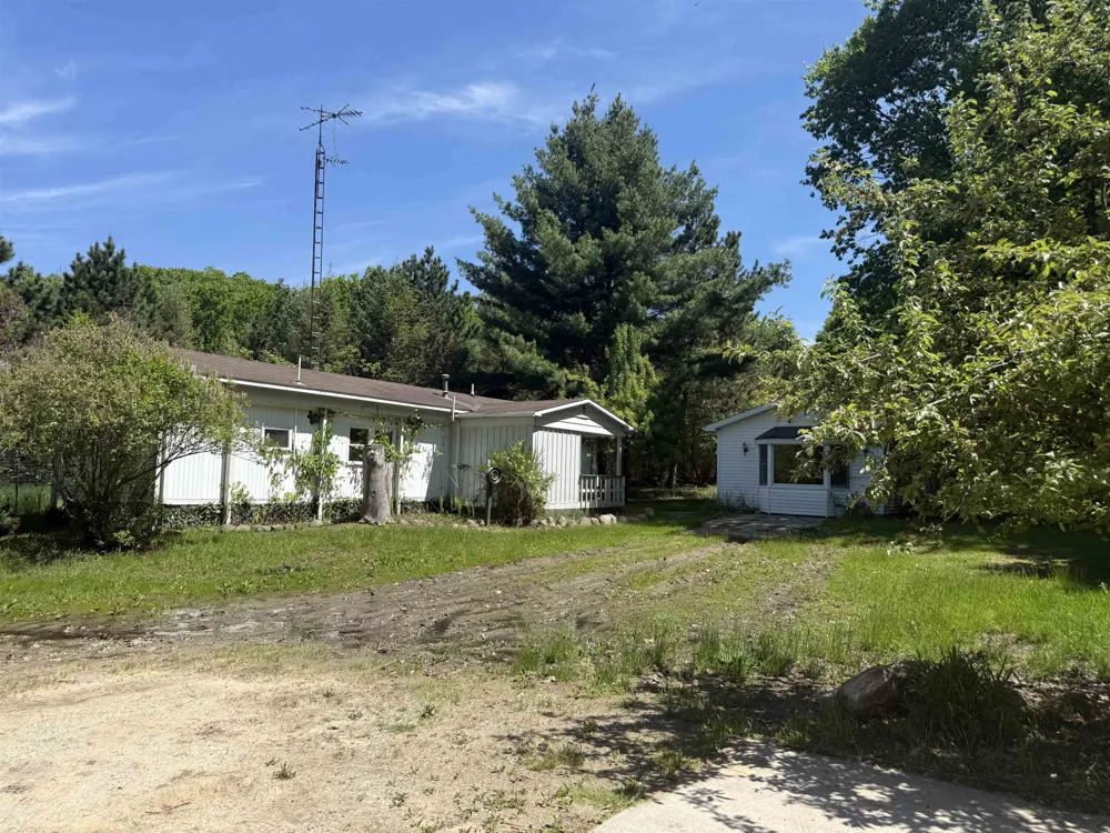 8923 SE Torch Lake Drive Helena Township, MI 49612
