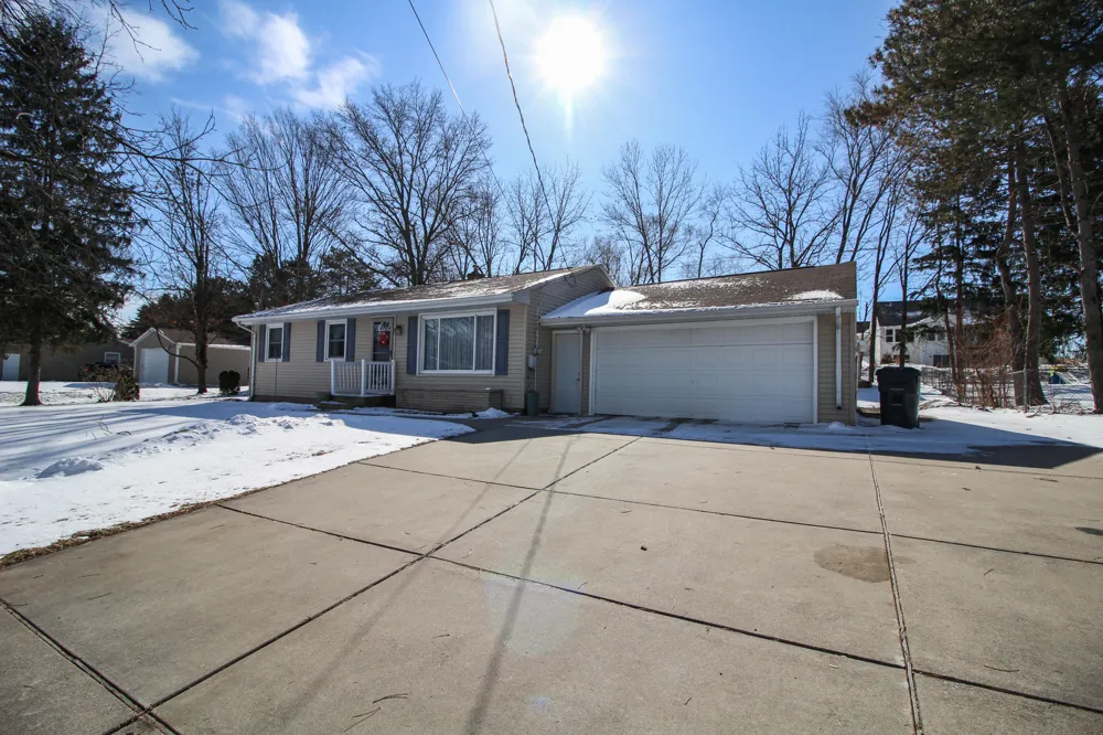8077 W Q AVENUE Texas Charter Township, MI 49009