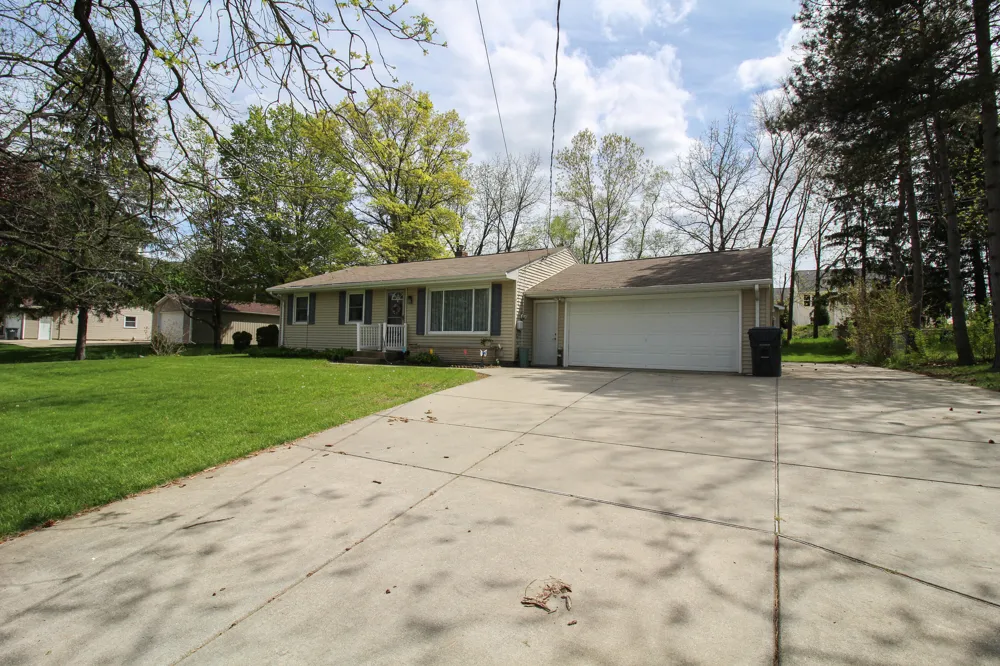8077 W Q AVENUE Texas Charter Township, MI 49009