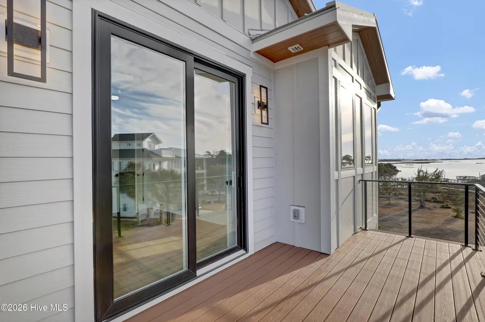 113 Diamond Pt Court Surf City, NC 28445