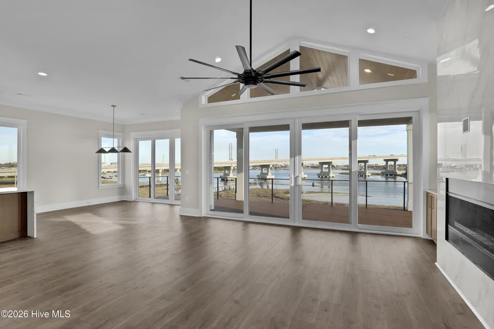 113 Diamond Pt Court Surf City, NC 28445