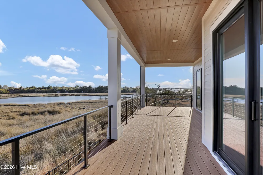 113 Diamond Pt Court Surf City, NC 28445