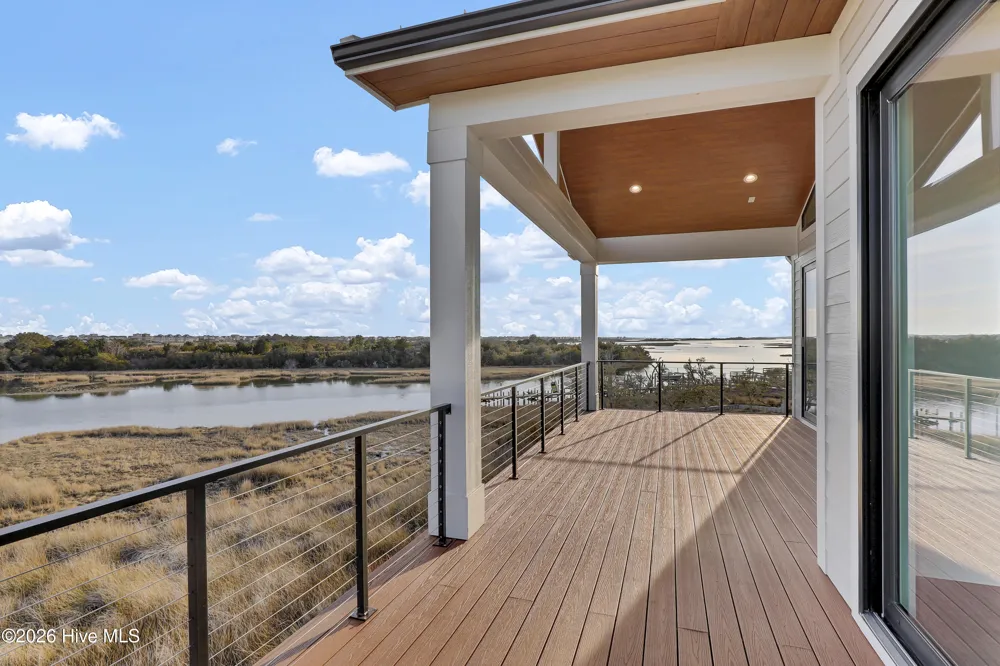 113 Diamond Pt Court Surf City, NC 28445