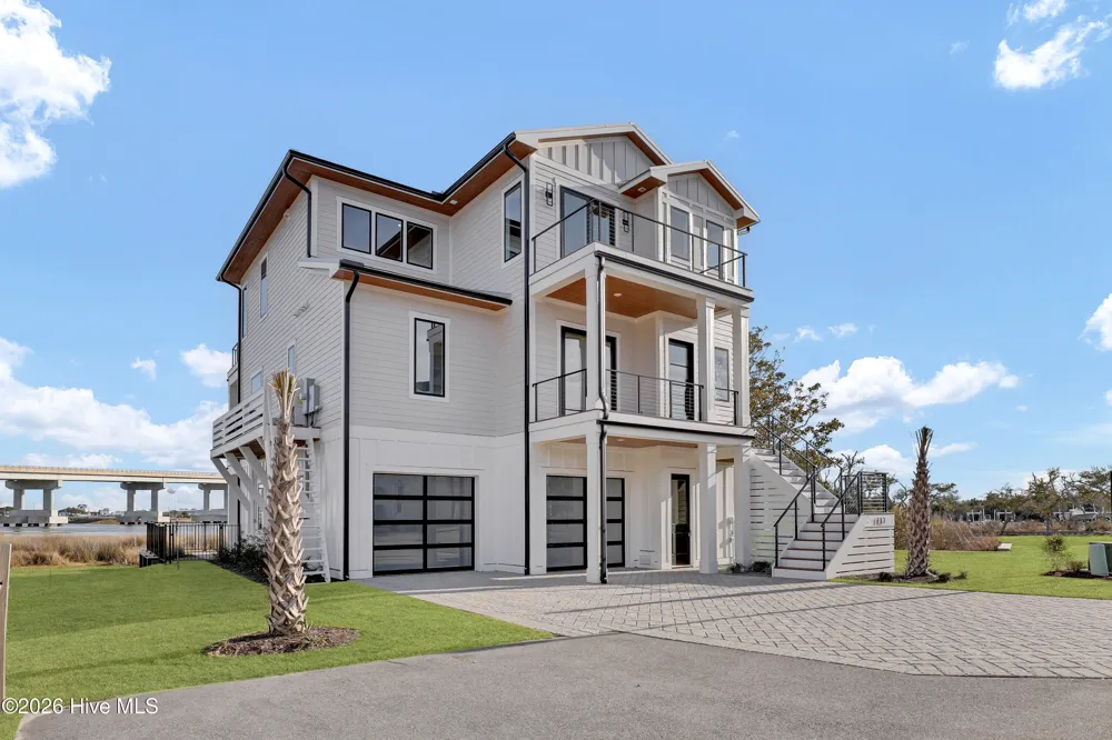 113 Diamond Pt Court Surf City, NC 28445