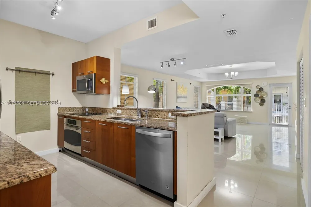 18413 NE 27th Ct #18413 Aventura, FL 33160