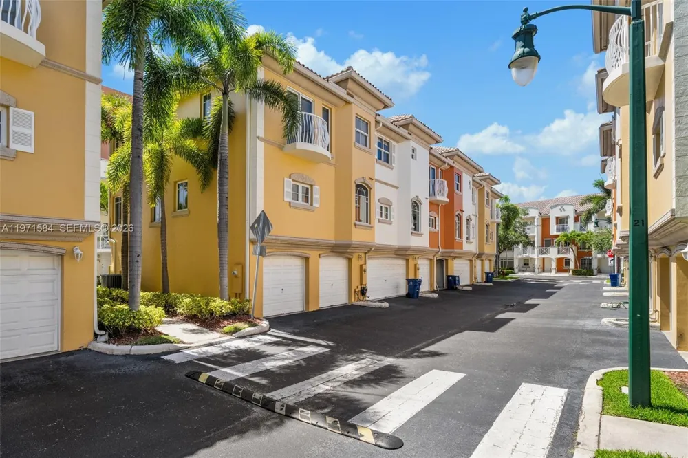 18413 NE 27th Ct #18413 Aventura, FL 33160