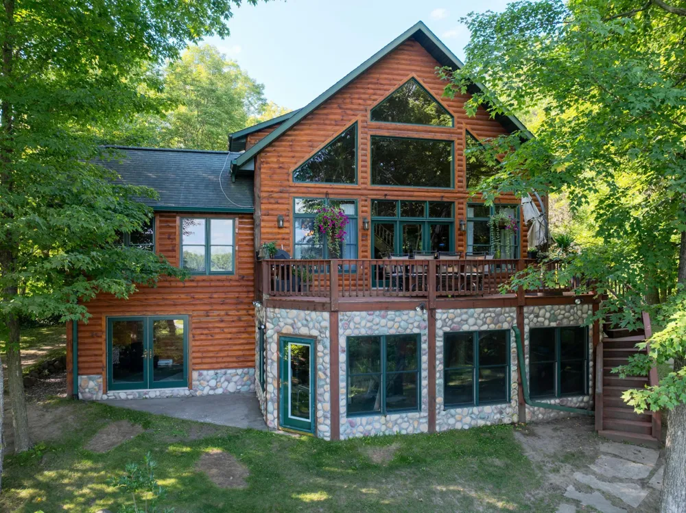 W2325 Belvidere Road Sarona, WI 54870