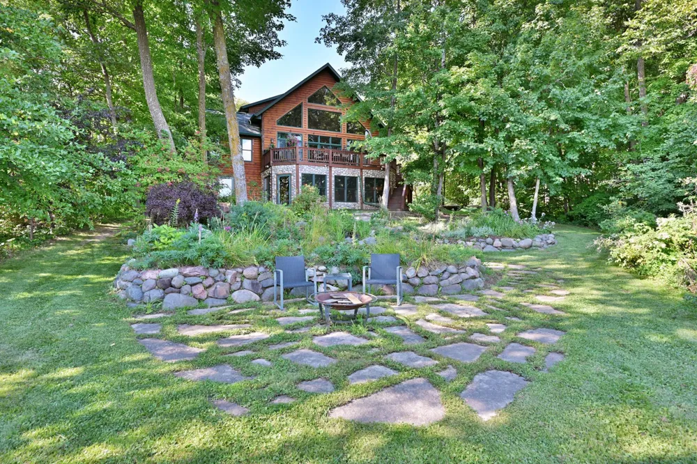 W2325 Belvidere Road Sarona, WI 54870