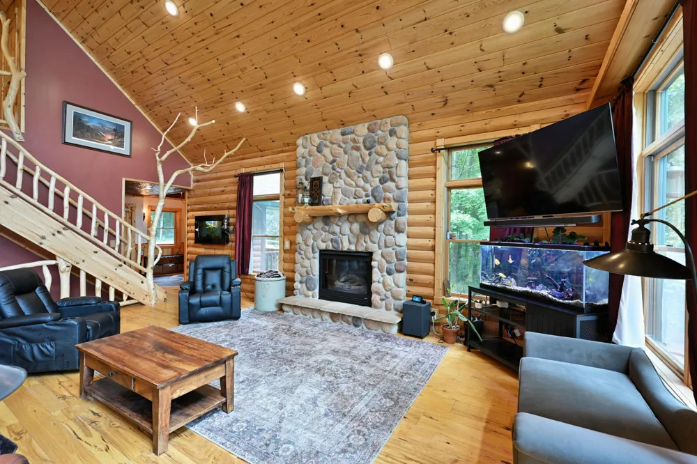 W2325 Belvidere Road Sarona, WI 54870