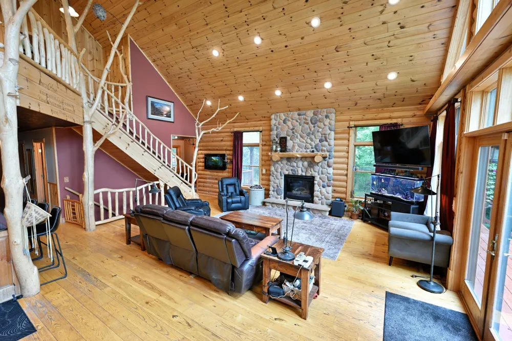 W2325 Belvidere Road Sarona, WI 54870