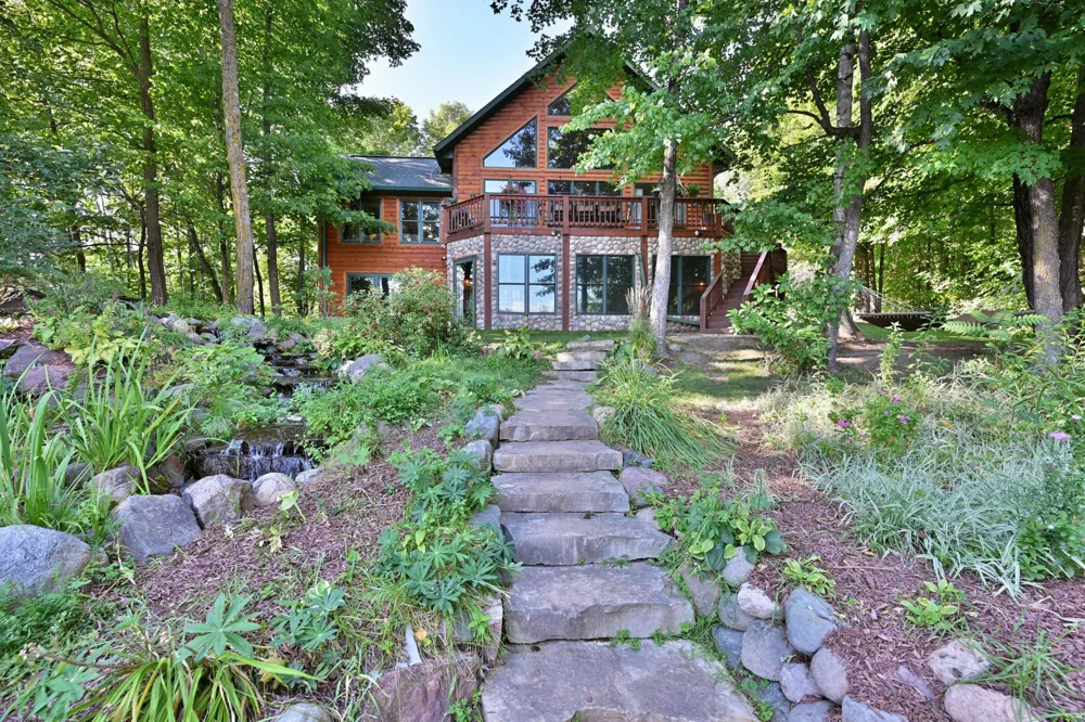 W2325 Belvidere Road Sarona, WI 54870