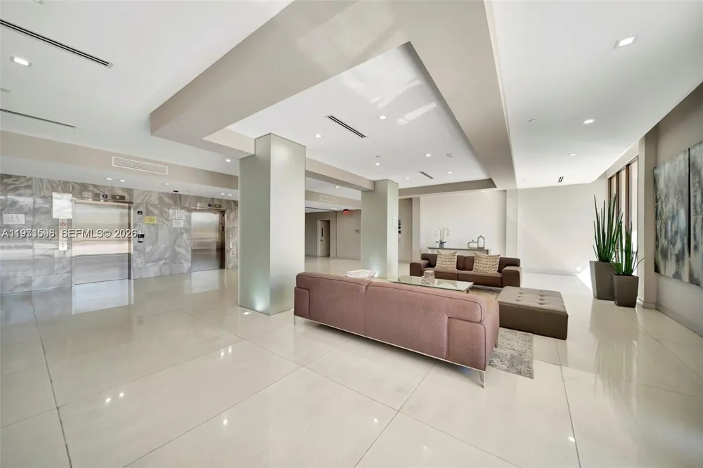 20379 W Country Club Dr #2336 Aventura, FL 33180