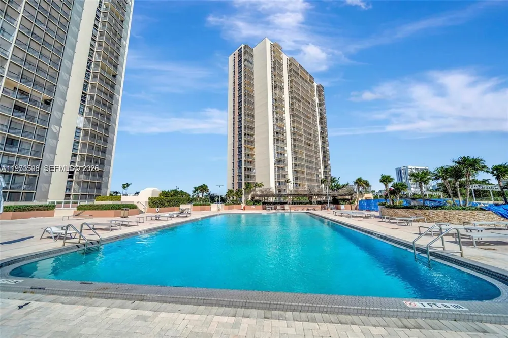 20379 W Country Club Dr #2336 Aventura, FL 33180