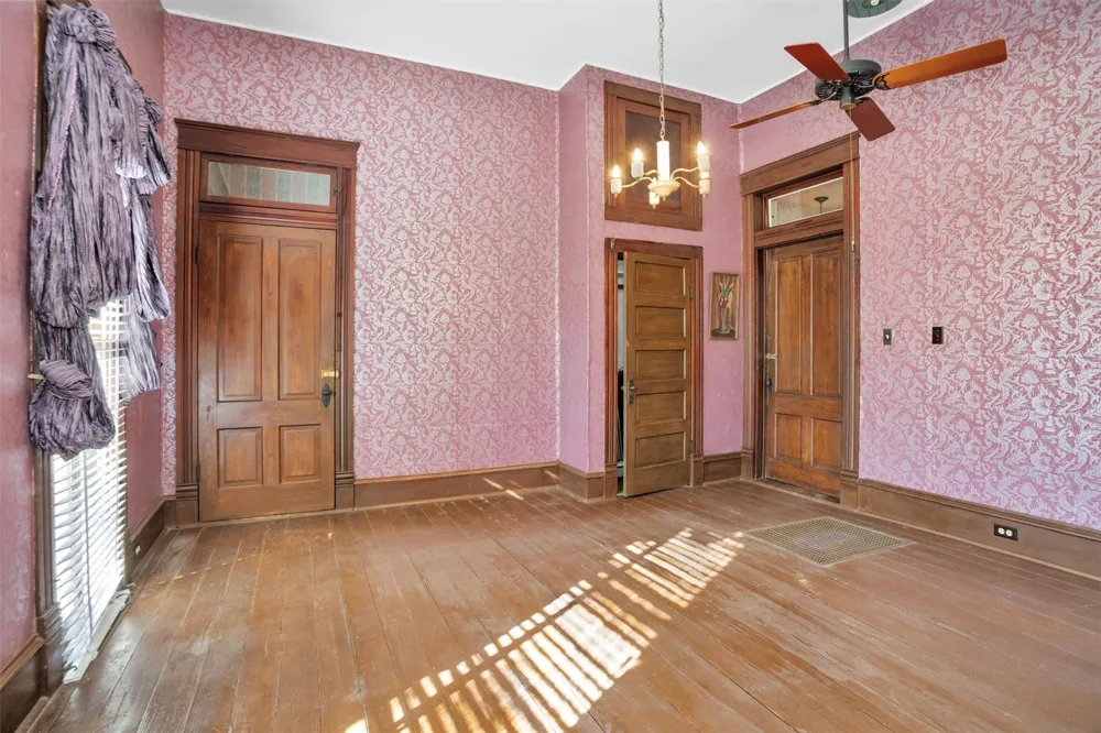 311 E Colorado Street La Grange, TX 78945