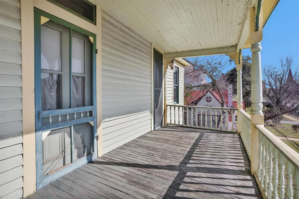 311 E Colorado Street La Grange, TX 78945