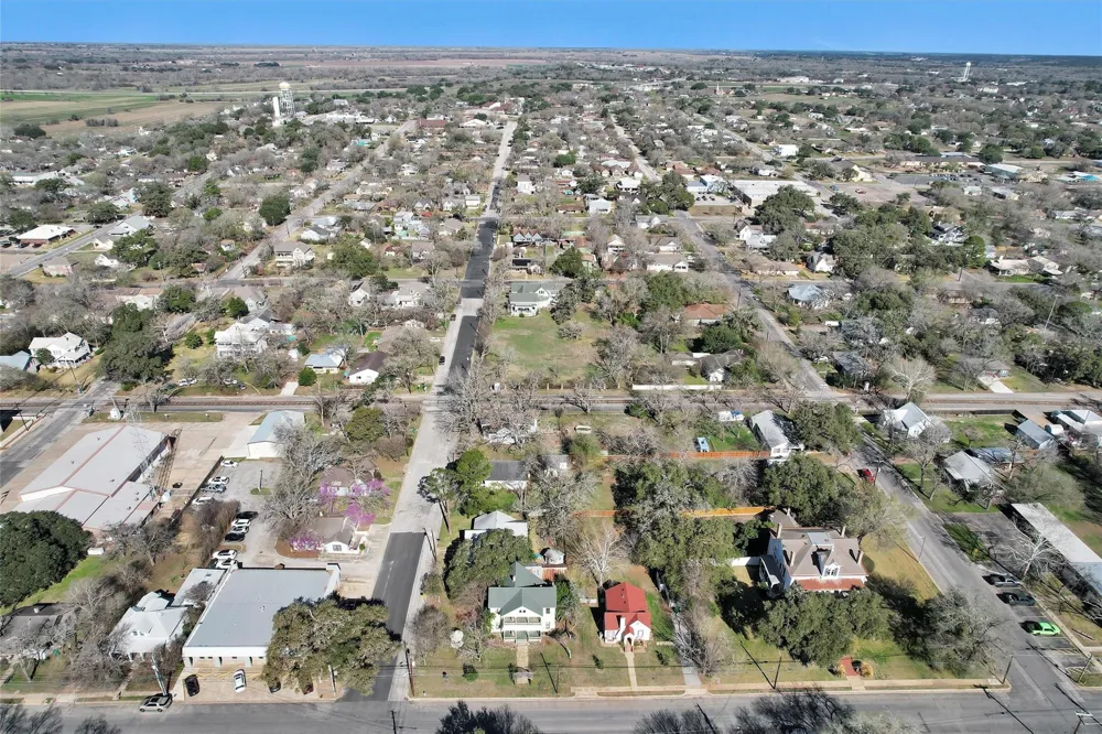 311 E Colorado Street La Grange, TX 78945