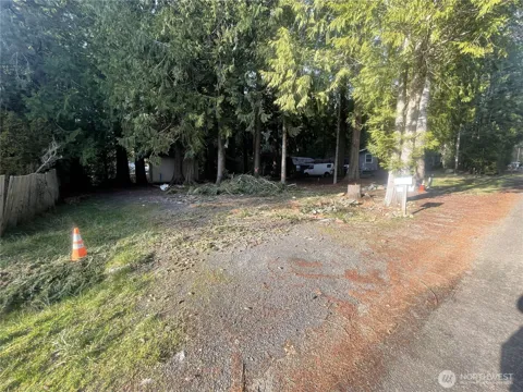 81 E Annas Way