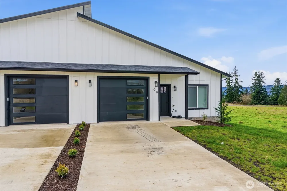 9 Anchor Way #B Cathlamet, WA 98612
