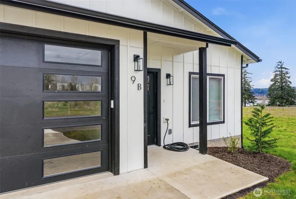 9 Anchor Way #B Cathlamet, WA 98612