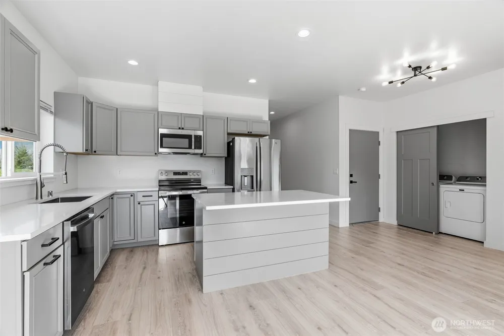 9 Anchor Way #B Cathlamet, WA 98612