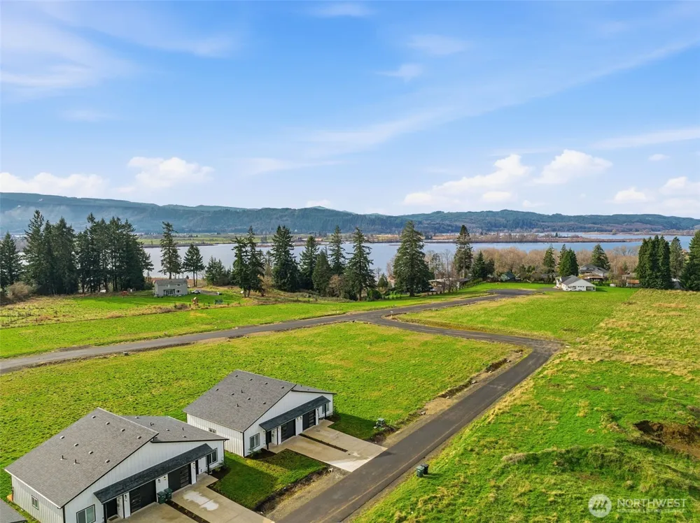 9 Anchor Way #B Cathlamet, WA 98612