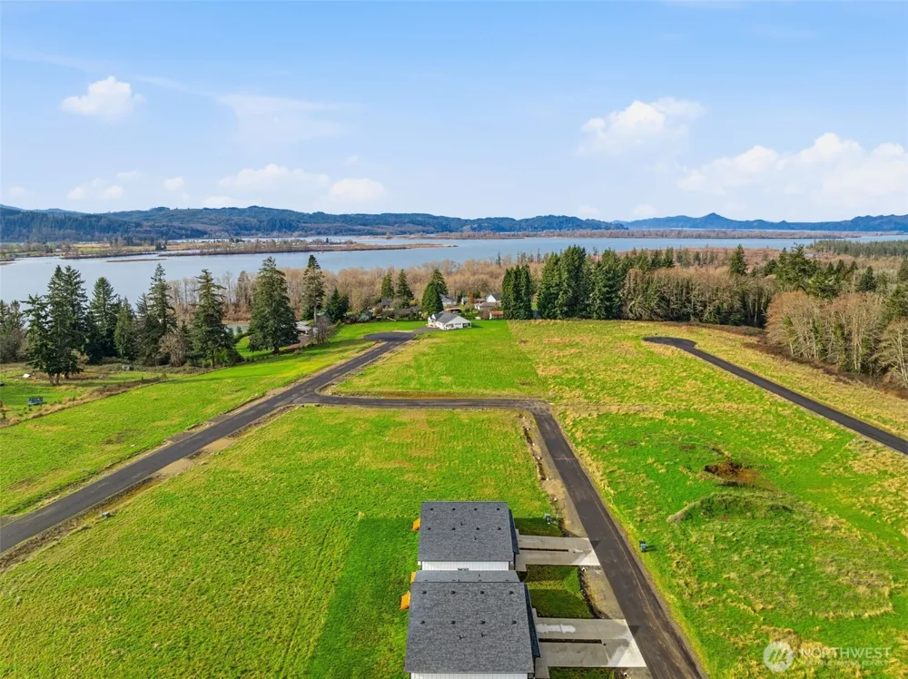 9 Anchor Way #B Cathlamet, WA 98612