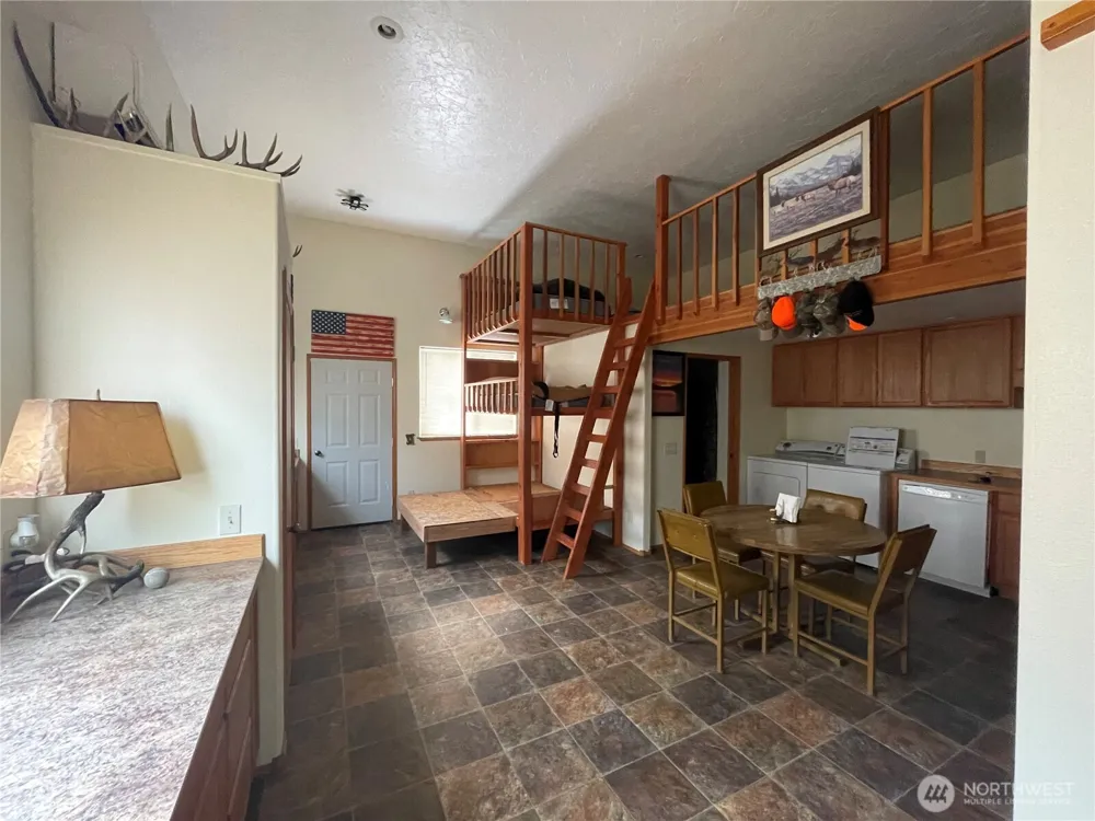 37855 Skyview Court Creston, WA 99147