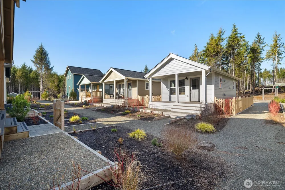 40 Bungalow Loop Pacific Beach, WA 98571
