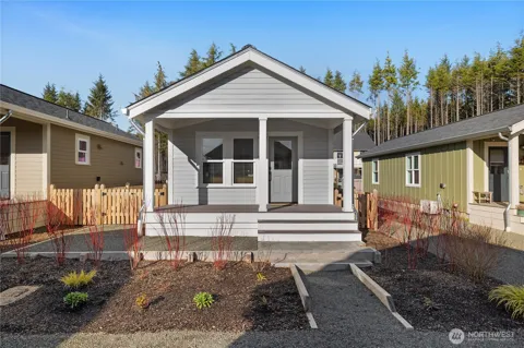 40 Bungalow Loop