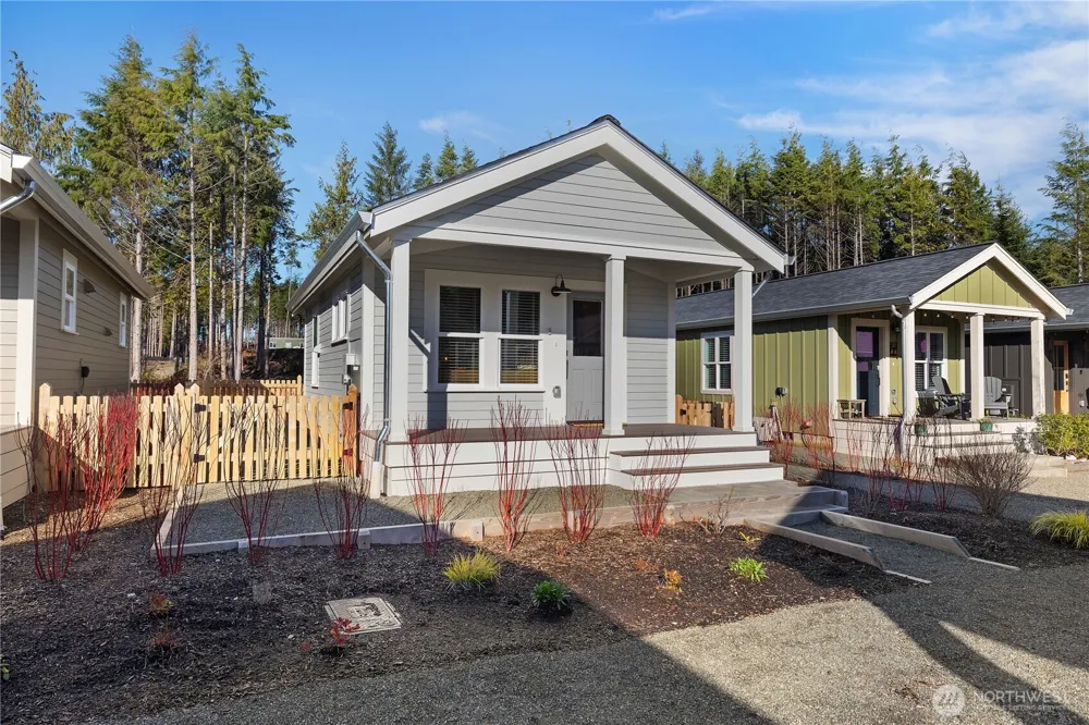 40 Bungalow Loop Pacific Beach, WA 98571