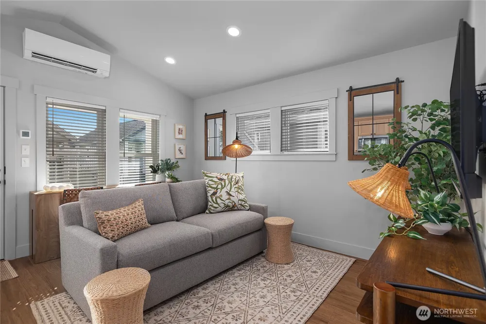 40 Bungalow Loop Pacific Beach, WA 98571